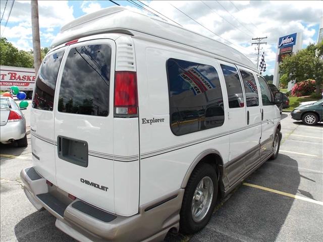 Chevrolet Express 2002 photo 21