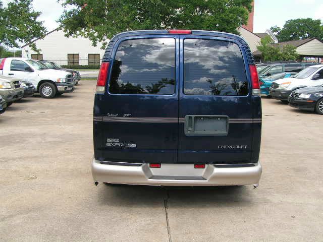 Chevrolet Express 2002 photo 1