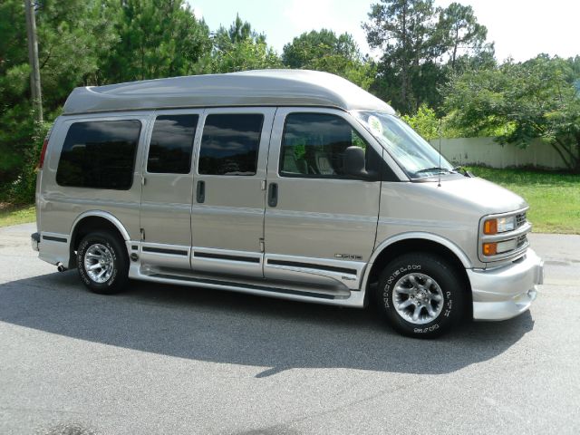 Chevrolet Express 2002 photo 2