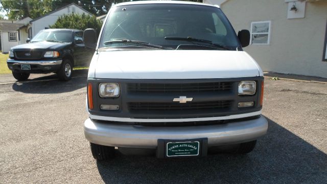 Chevrolet Express 2002 photo 1