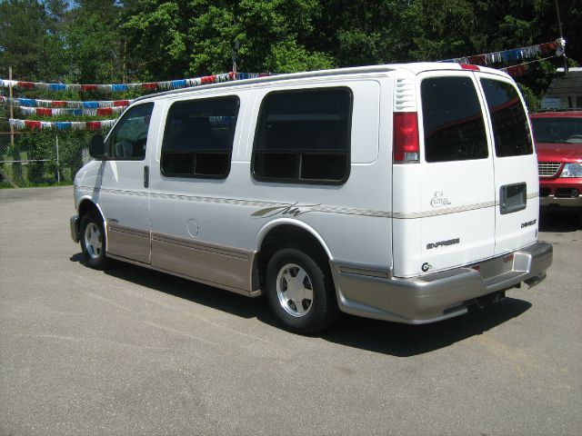 Chevrolet Express 2002 photo 1