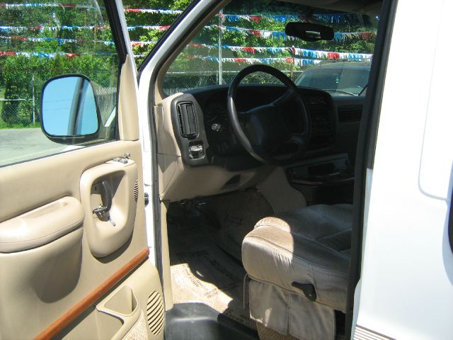 Chevrolet Express 2002 photo 10