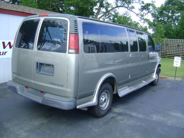 Chevrolet Express 2002 photo 3