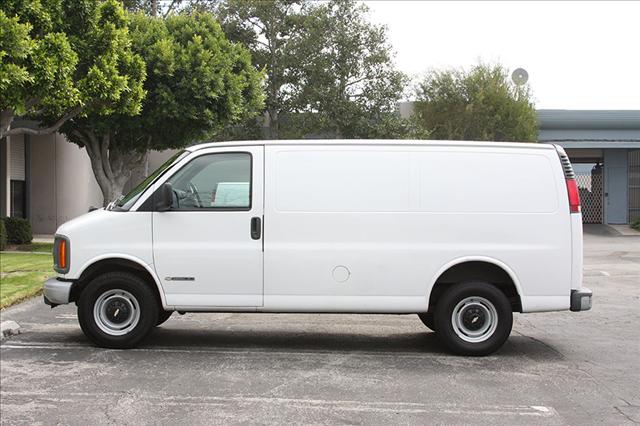 Chevrolet Express 2002 photo 1