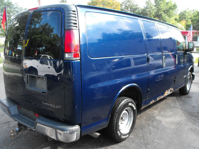 Chevrolet Express 2002 photo 1