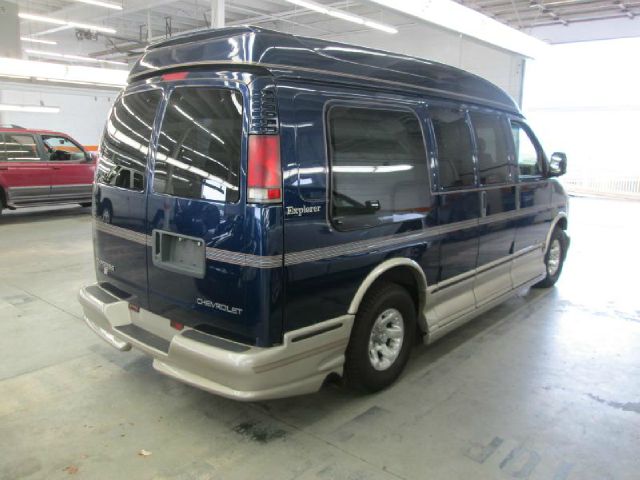 Chevrolet Express 2002 photo 4