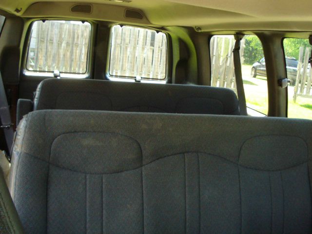 Chevrolet Express 2002 photo 1