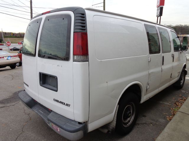 Chevrolet Express 2002 photo 2