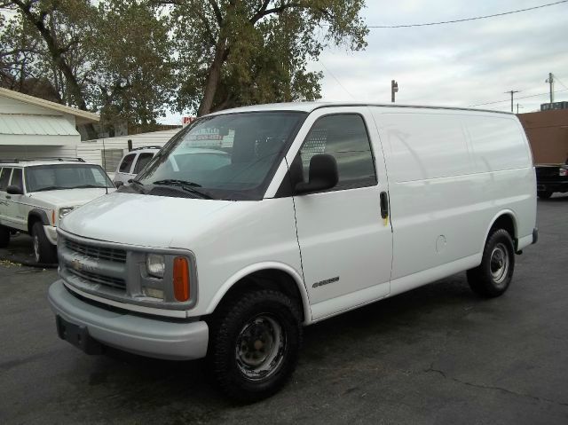 Chevrolet Express 2002 photo 1