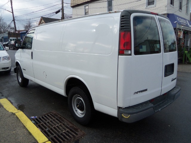 Chevrolet Express 2002 photo 1