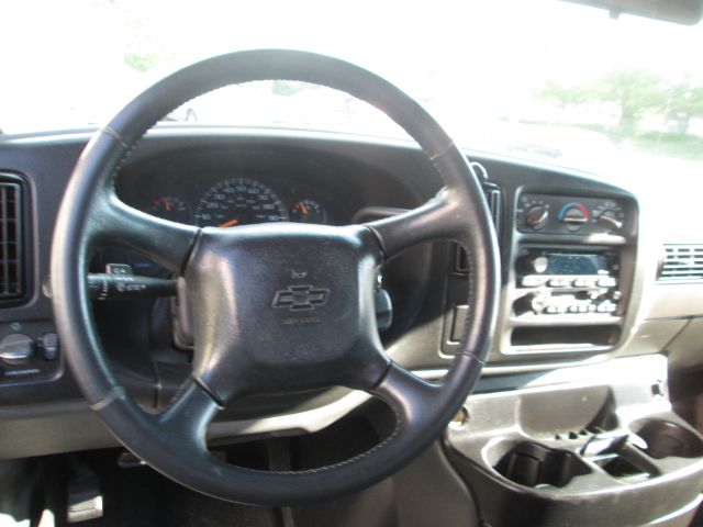 Chevrolet Express 2002 photo 6