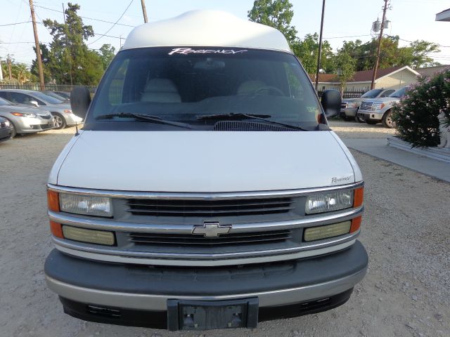 Chevrolet Express 2002 photo 1