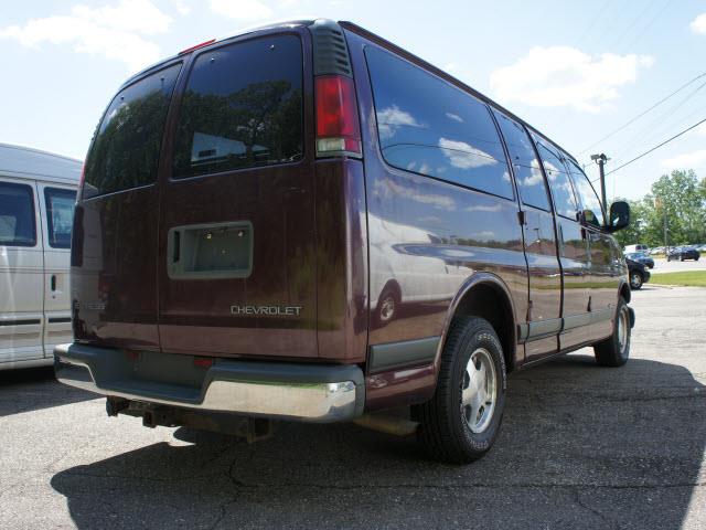 Chevrolet Express 2002 photo 2