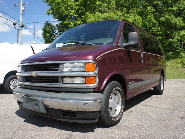 Chevrolet Express 2002 photo 3