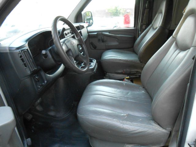 Chevrolet Express 750i 4dr Sdn Cargo Van