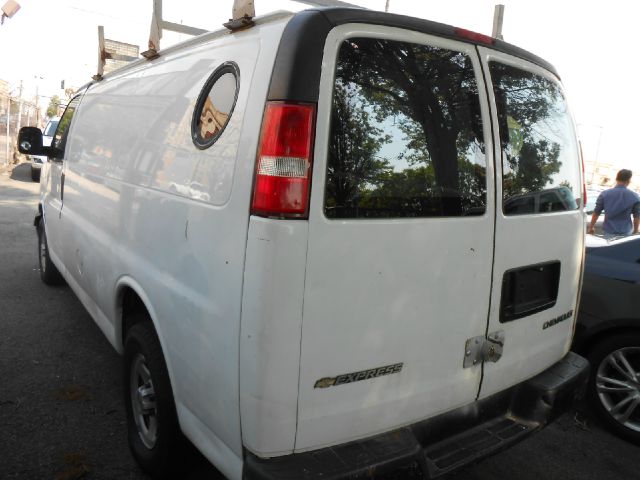 Chevrolet Express 2003 photo 1