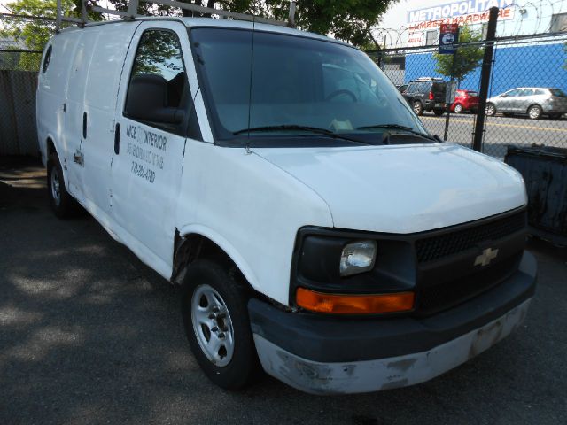 Chevrolet Express 2003 photo 2