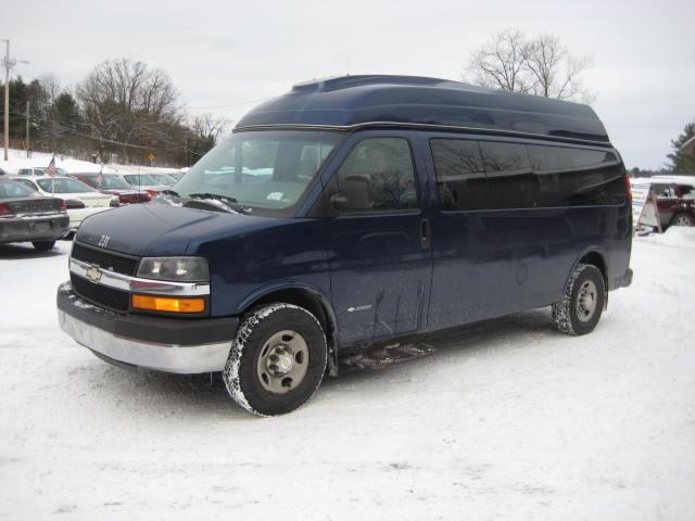 Chevrolet Express 4WD Access V6 AT Passenger Van