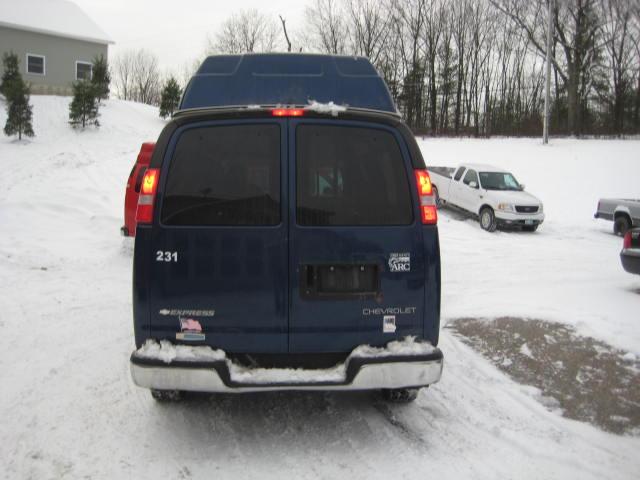 Chevrolet Express 2003 photo 2