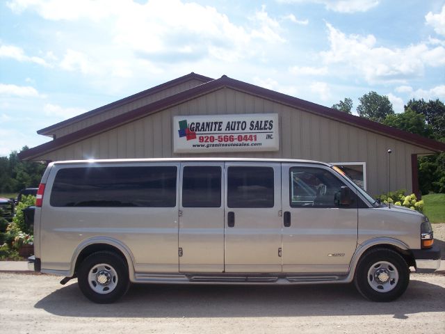 Chevrolet Express 2003 photo 2