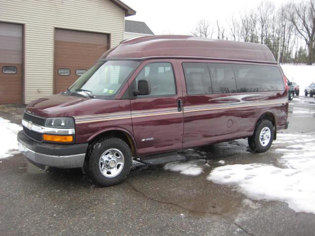 Chevrolet Express 4WD Access V6 AT Passenger Van