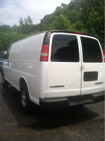 Chevrolet Express 2003 photo 2