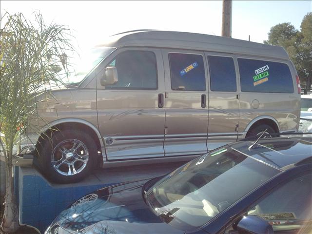 Chevrolet Express 2003 photo 2