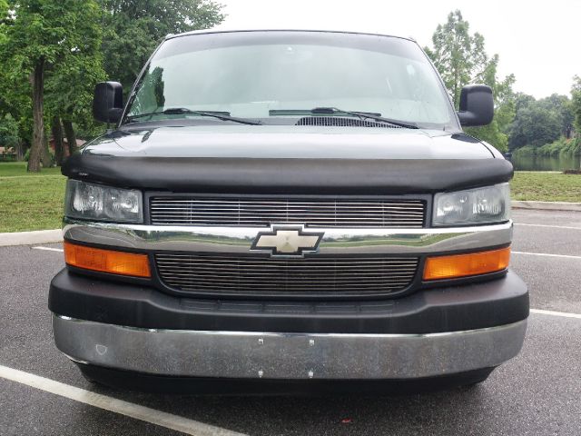 Chevrolet Express 2003 photo 2