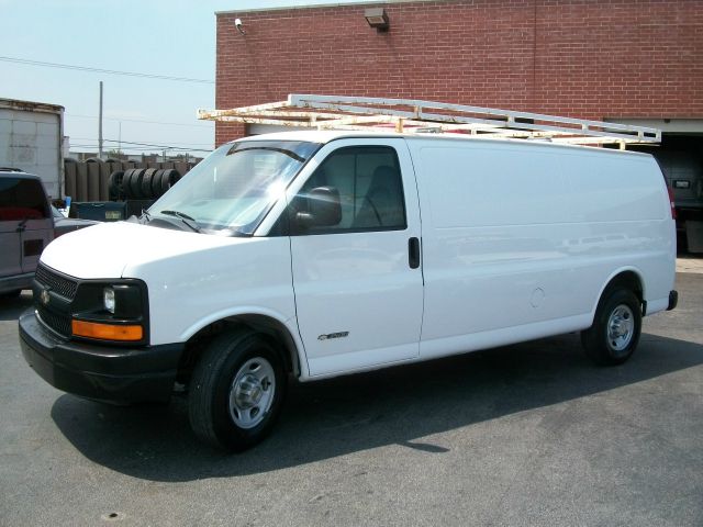 Chevrolet Express 2003 photo 2