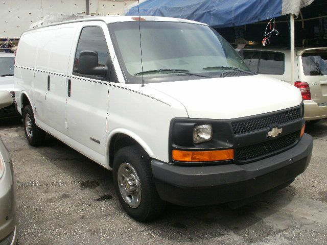 Chevrolet Express 2003 photo 1