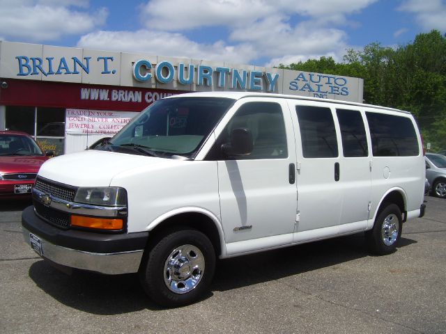 Chevrolet Express 2004 photo 2