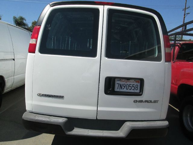 Chevrolet Express 2004 photo 2