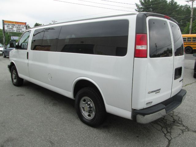 Chevrolet Express 2004 photo 2