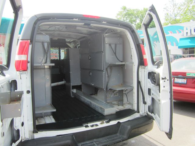 Chevrolet Express 2004 photo 1