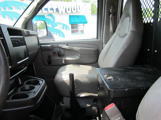 Chevrolet Express 2004 photo 17