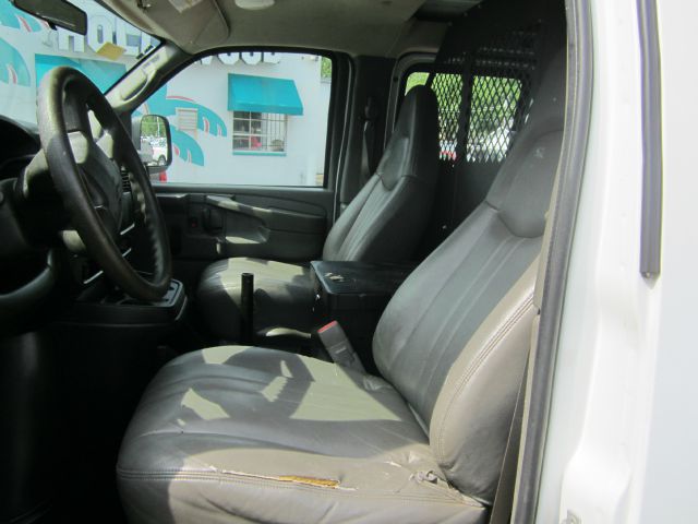 Chevrolet Express 2004 photo 20