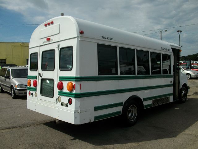 Chevrolet Express 1.8T Cabriolet Passenger Van