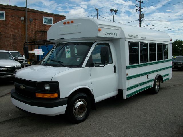 Chevrolet Express 2004 photo 1