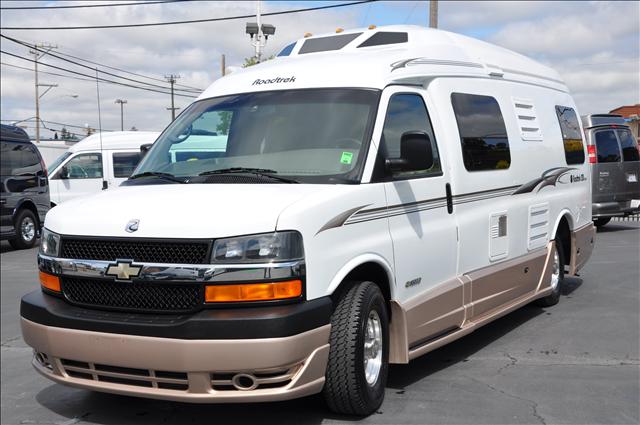 Chevrolet Express Reg Cab 117.5 WB Passenger Van