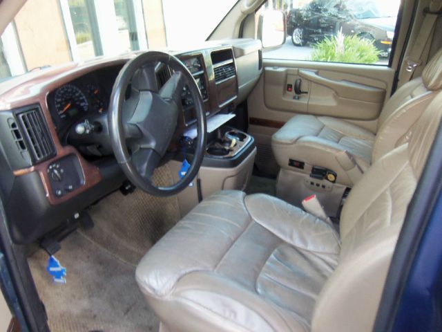 Chevrolet Express 750i 4dr Sdn Passenger Van