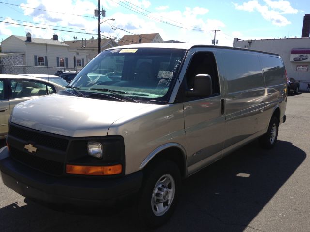 Chevrolet Express 2004 photo 1