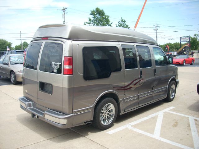 Chevrolet Express 2004 photo 3