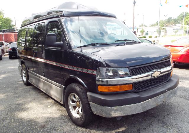 Chevrolet Express 2004 photo 1