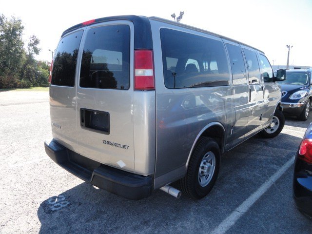 Chevrolet Express 2004 photo 1