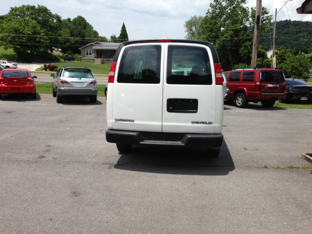 Chevrolet Express 2004 photo 1