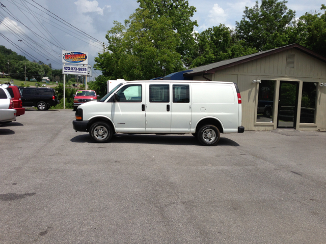 Chevrolet Express 2004 photo 2