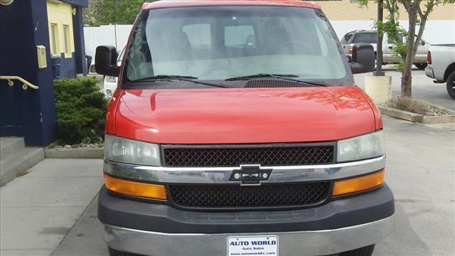 Chevrolet Express 2004 photo 1