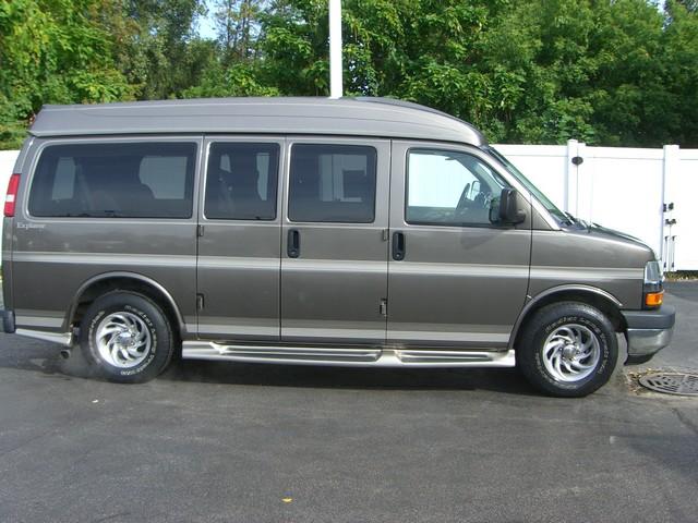 Chevrolet Express 2004 photo 2