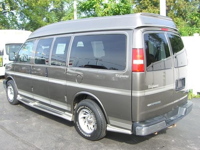 Chevrolet Express 2004 photo 3