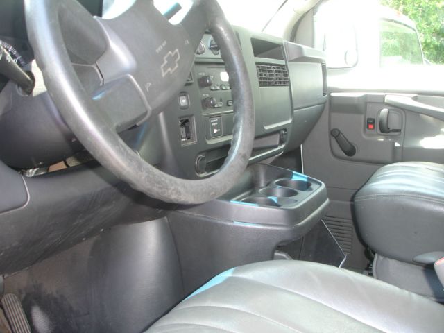 Chevrolet Express 2004 photo 12